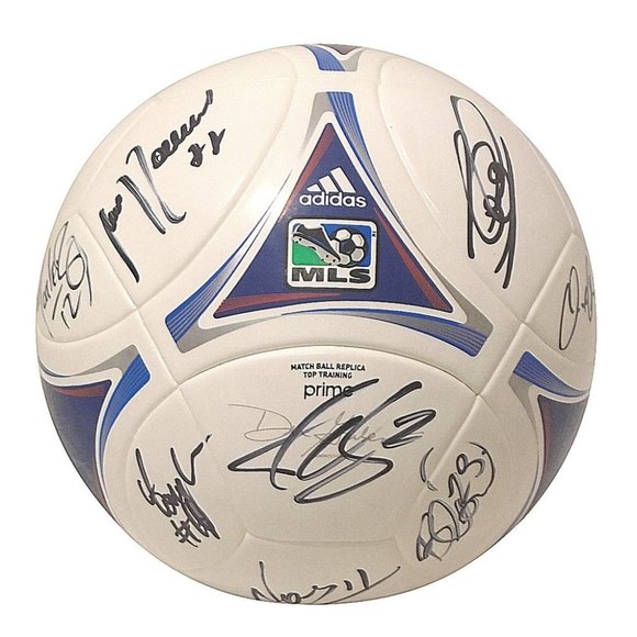 2017 Vancouver Whitecaps Team Signed Soccer Ball - Picture 2 of 7